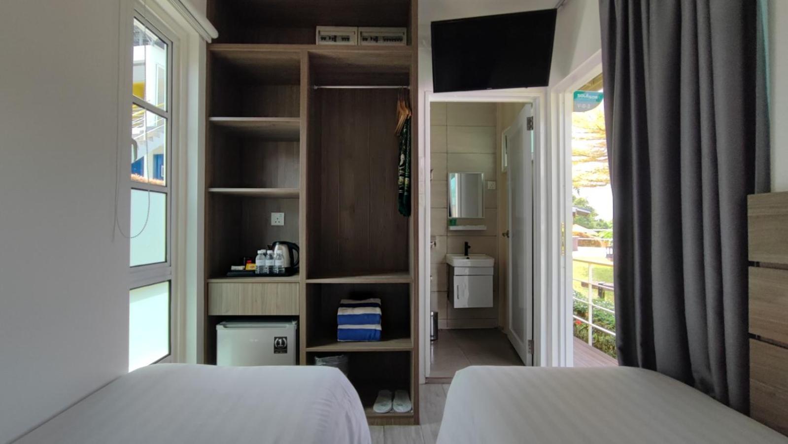 Solesor Kampong Beach Resort Port Dickson Exterior foto