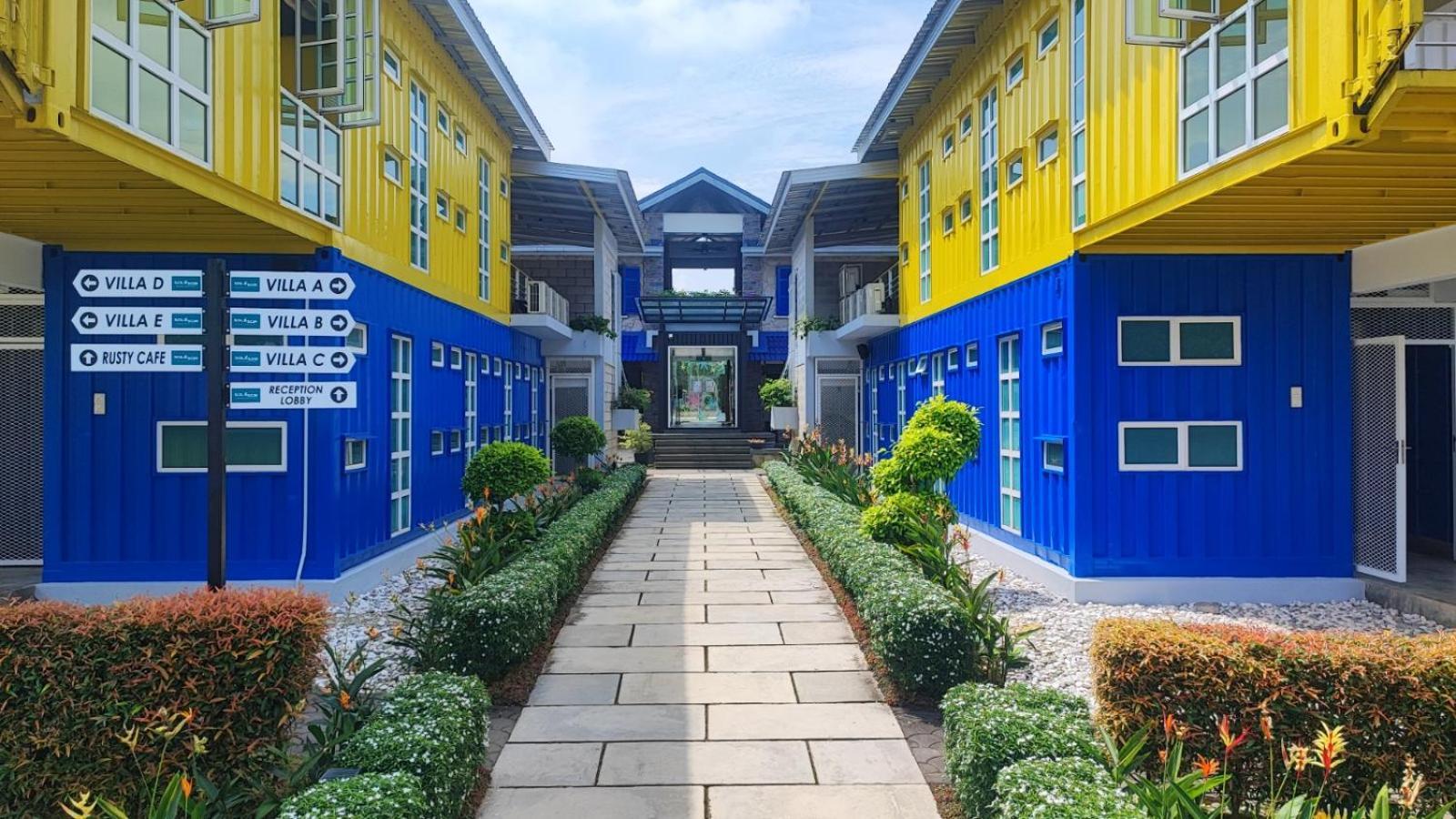 Solesor Kampong Beach Resort Port Dickson Exterior foto